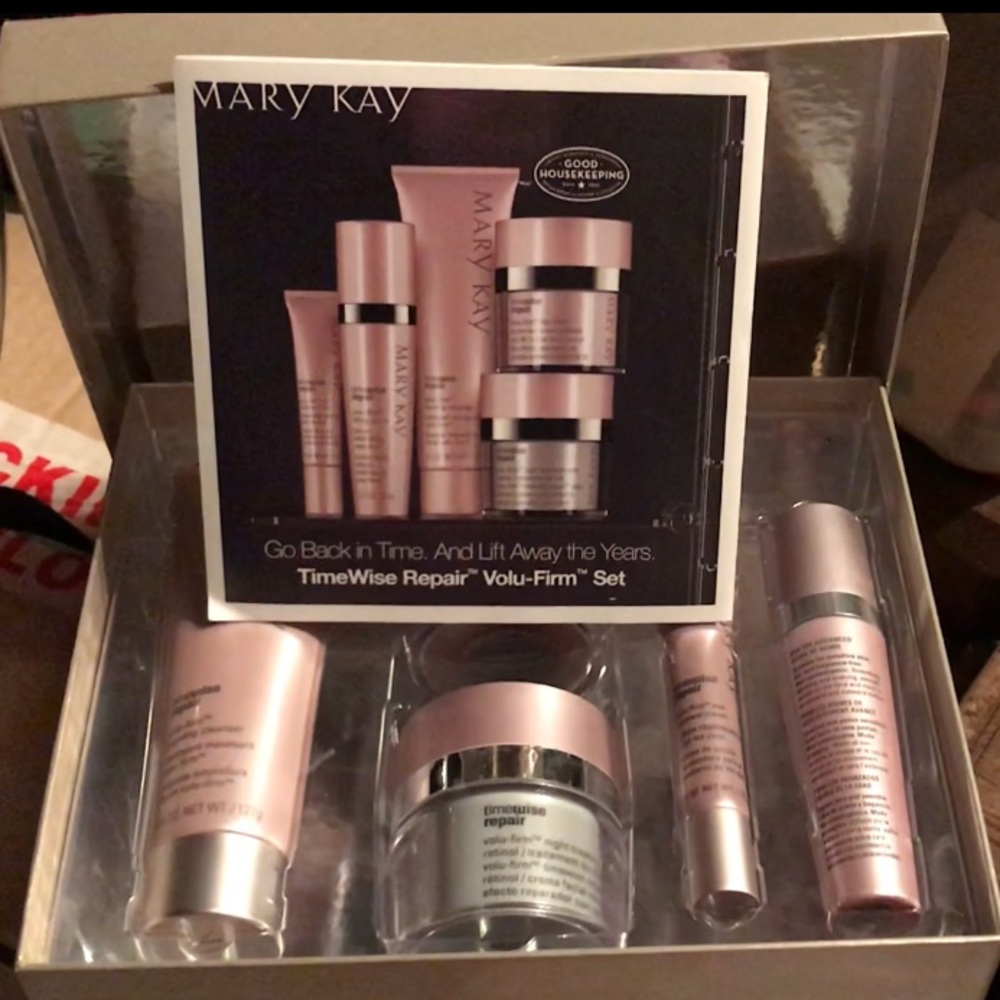 Mary Kay TimeWise Repair® Volu-Firm® Set